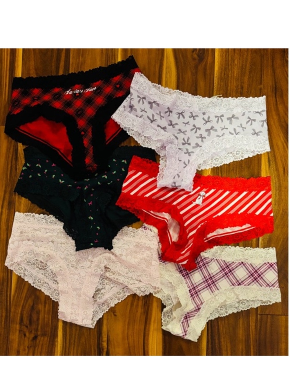 NWT HOLIDAY Women's Size L Victoria's Secret Lace Cheeky Panties